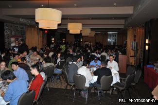 Hundreds of international Concordia students gather to enjoy a holiday meal courtesy of Advancement and Alumni Relations. 